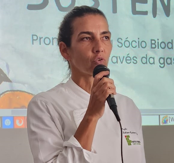 Fabiana Amaral pesquisa sobre o desenvolvimento de produtos gastronômicos baseados na biodiversidade brasileira