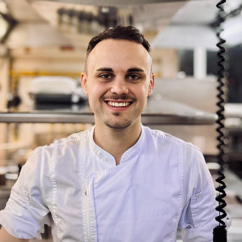 Diego formou-se em Gastronomia no IFSC e vive em Portugal há nove anos (Foto: Divulgação)