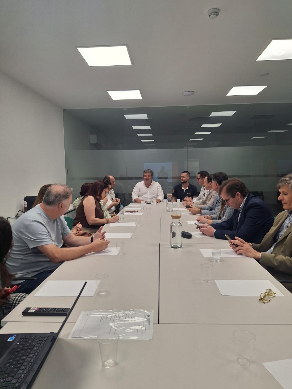 Reunião no Nerbe/Aebal, associação empresarial da região