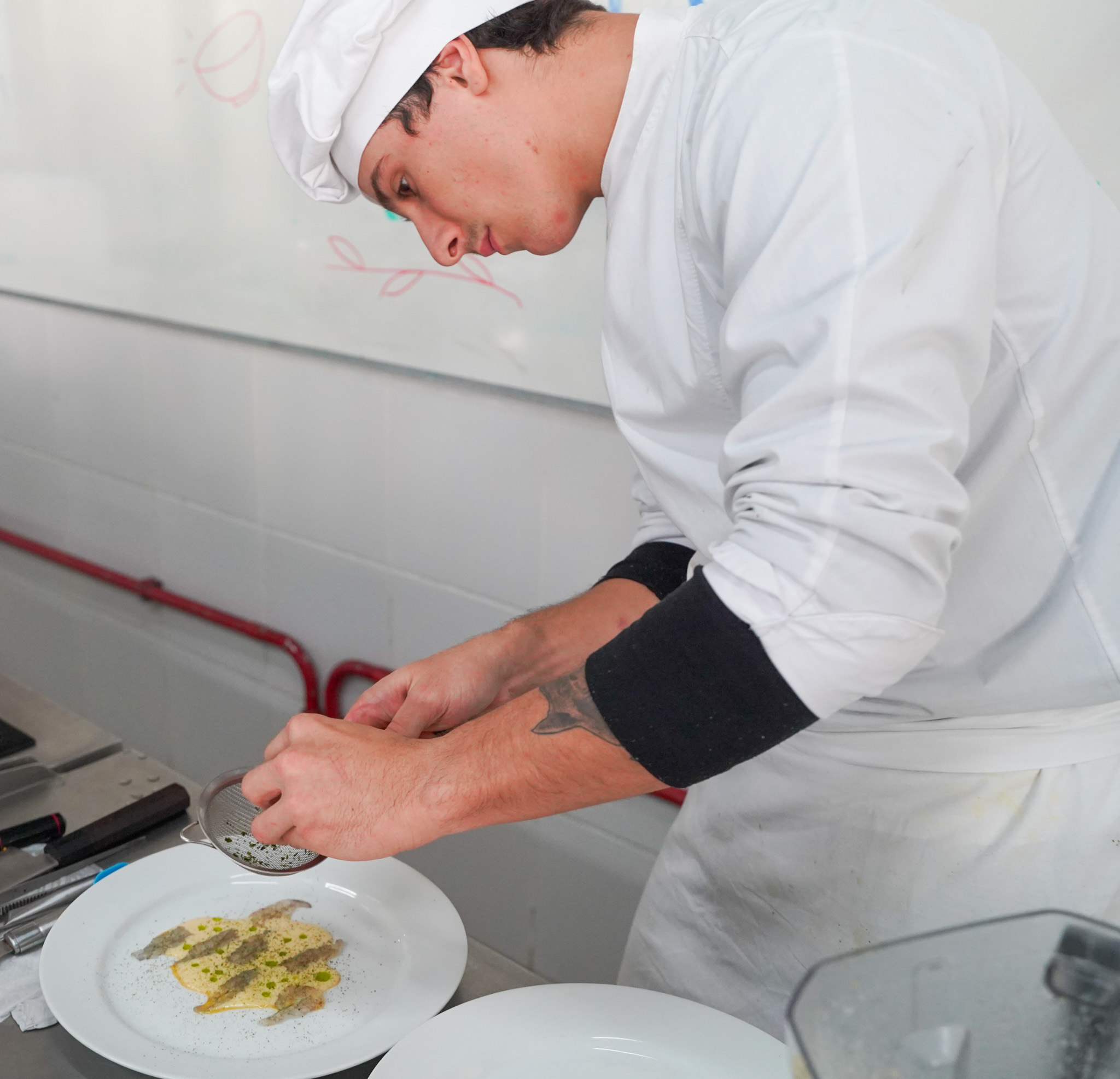 A prova teve o camarão como ingrediente obrigatório e uma seleção surpresa de insumos. Foto: Bernardo Gomes