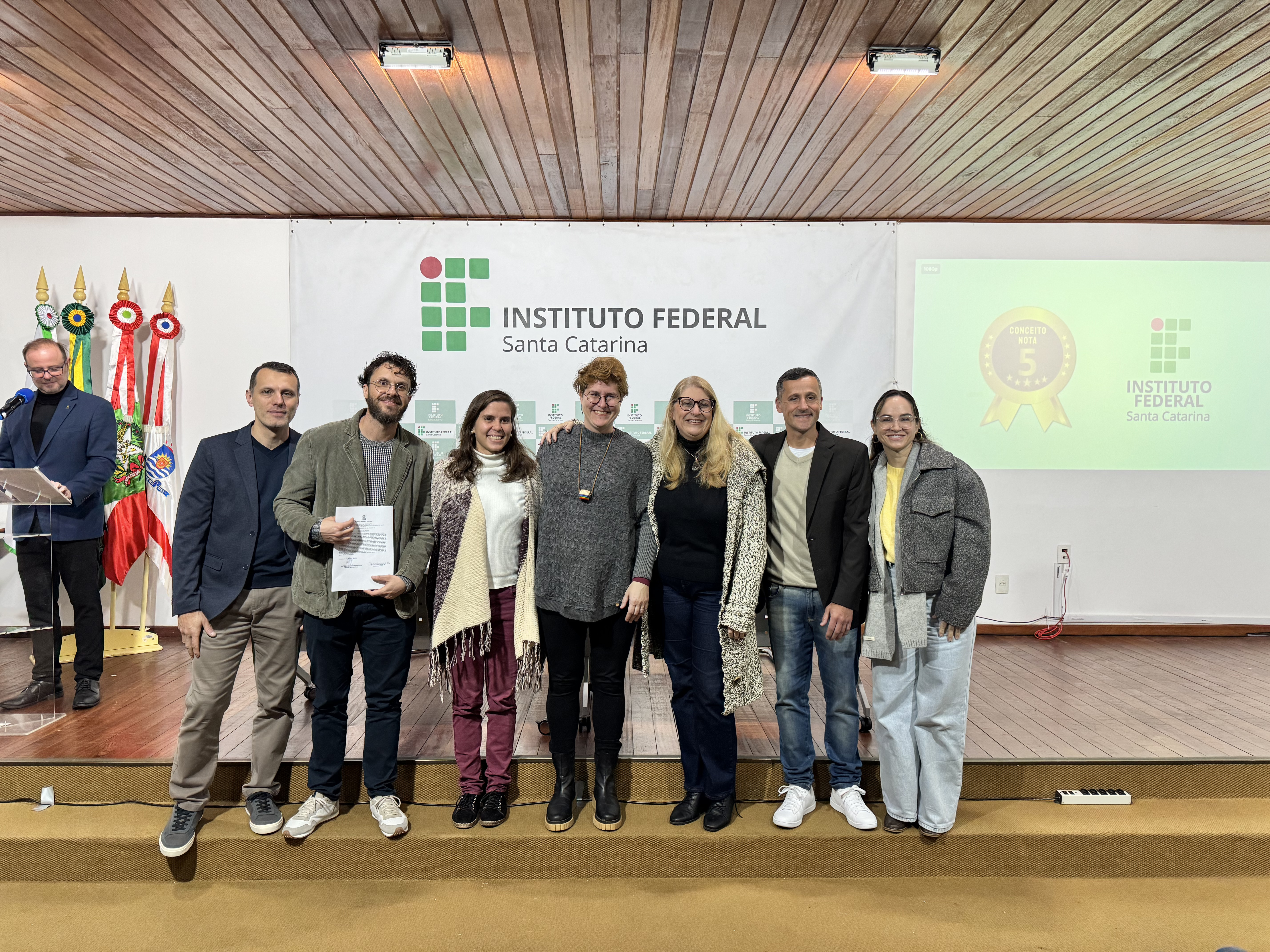 Novos servidores de Joinville