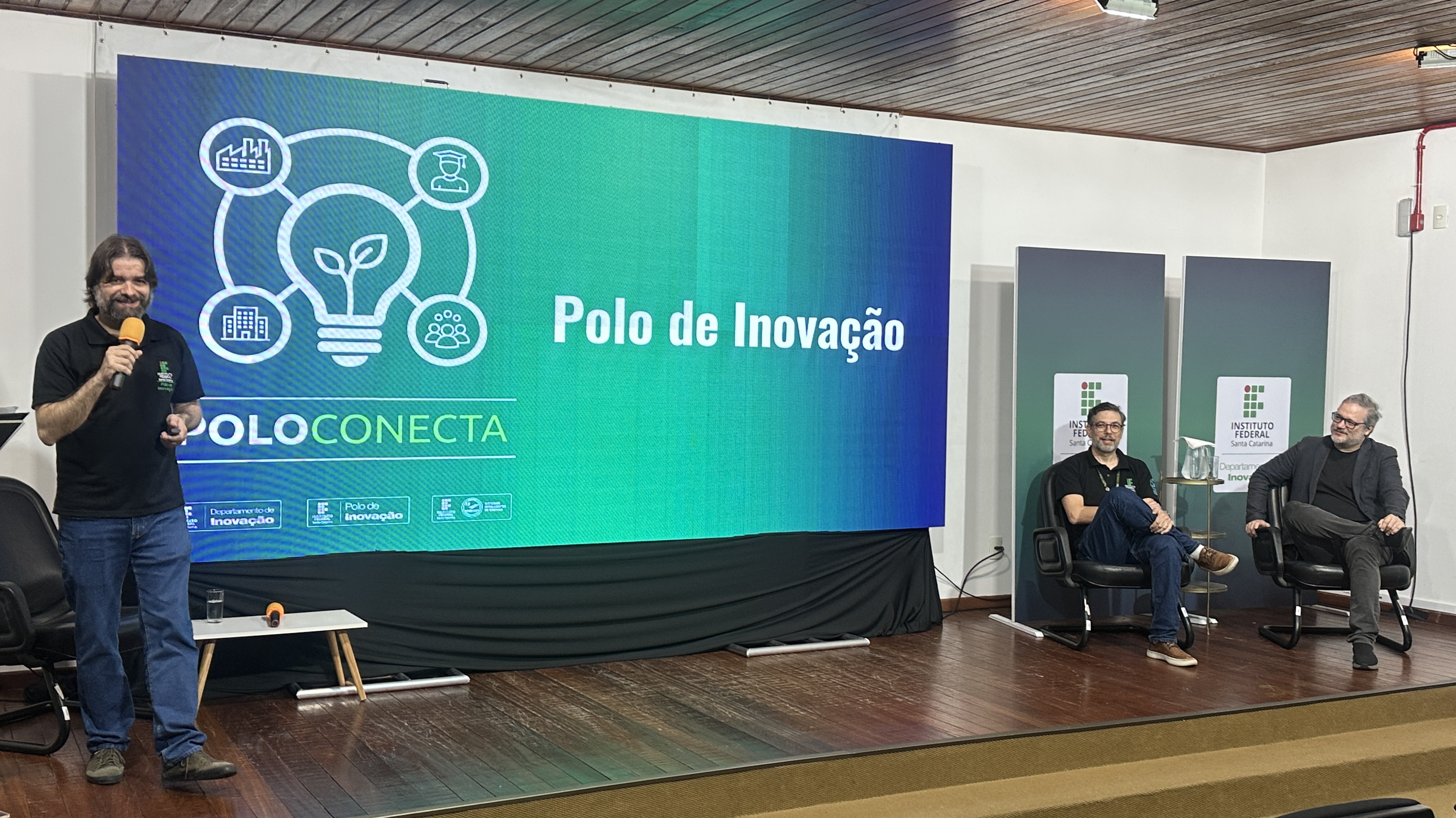 O diretor do Polo de Inovação do IFSC, Edison Antônio Cardoso Aranha Neto, explicou a nova estrutura e a ampliação da atuação do Polo.