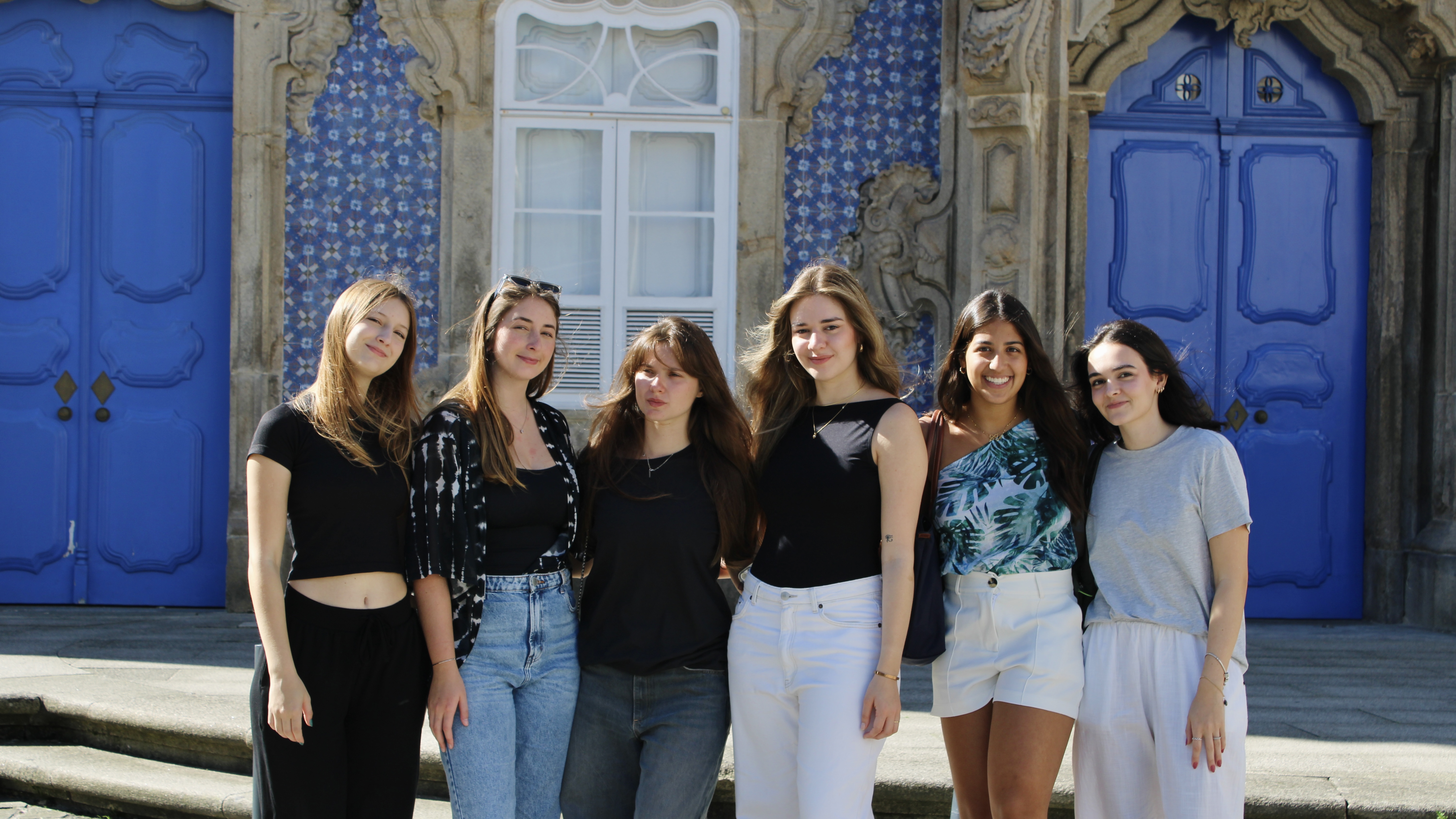 Luiza Antes de Salves, do Câmpus Florianópolis, em intercâmbio na cidade de Porto, em Portugal.